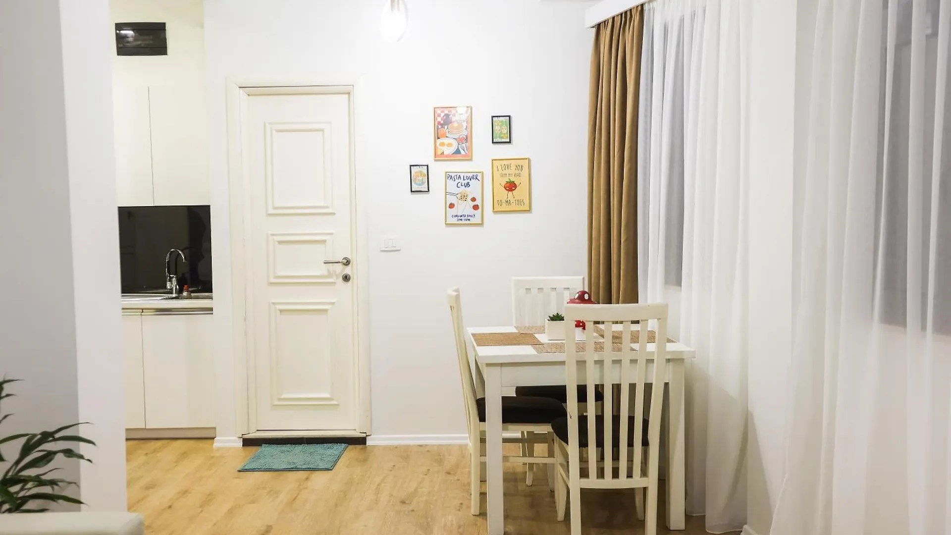 At Bazaar Central Apartment Tirana